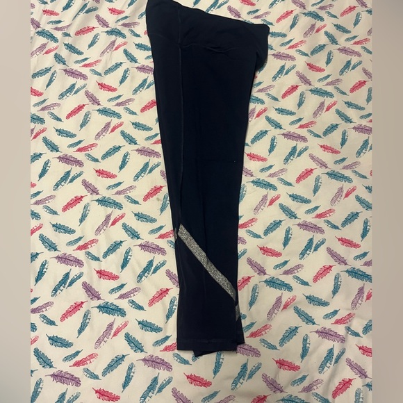 🌸VS Leggings with Silver Accents - Picture 7 of 7